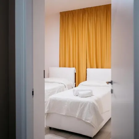Diana - Minerva Luxury By Holidays Apartment *